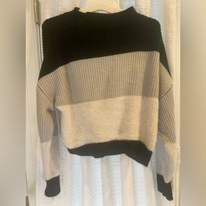 Cute long sleeve cropped sweater